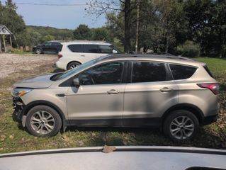 2017 Ford Escape SE - Exterior Side Driver Image